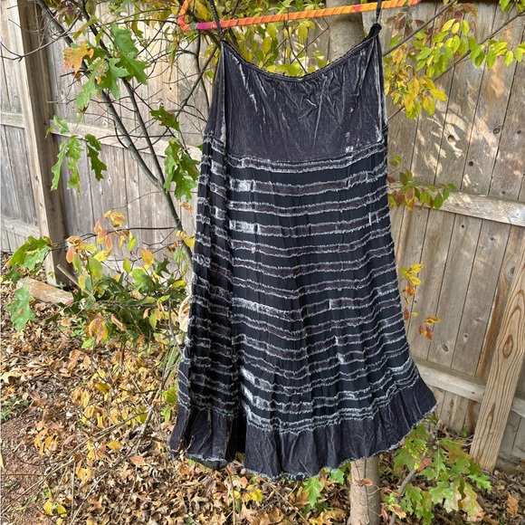 Erge Black Velvet Chemise - Picture 7 of 8